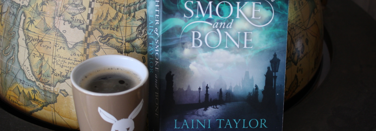 Daughter of Smoke and Bone - das erste Buch der Fantasy Reihe "Zwischen den Welten"